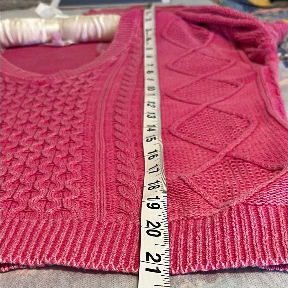 Distressed shrunken Pink V-Neck Cable Knit Sweater size medium 100%cotton - Picture 5 of 10
